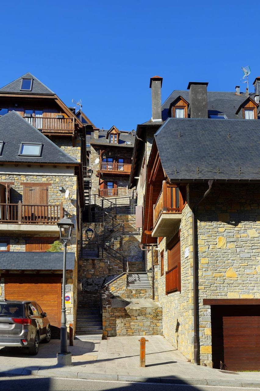 Apartamento La Santeta De Aran Vielha Exteriör bild